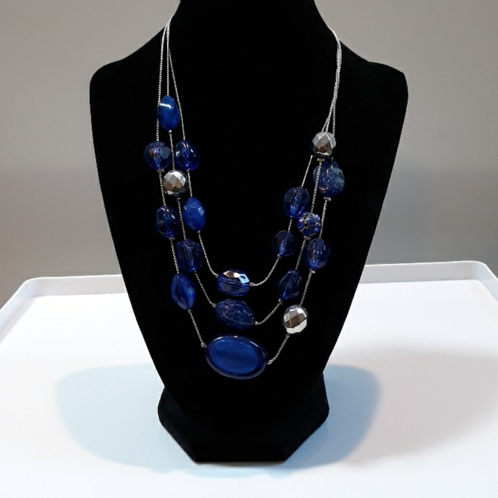 New 3 layered stacked jeweled necklace